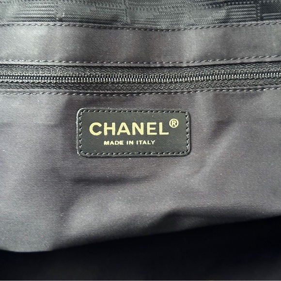 Chanel Vintage Black CC Logo Travel Ligne Tote Bag - Picture 6 of 8